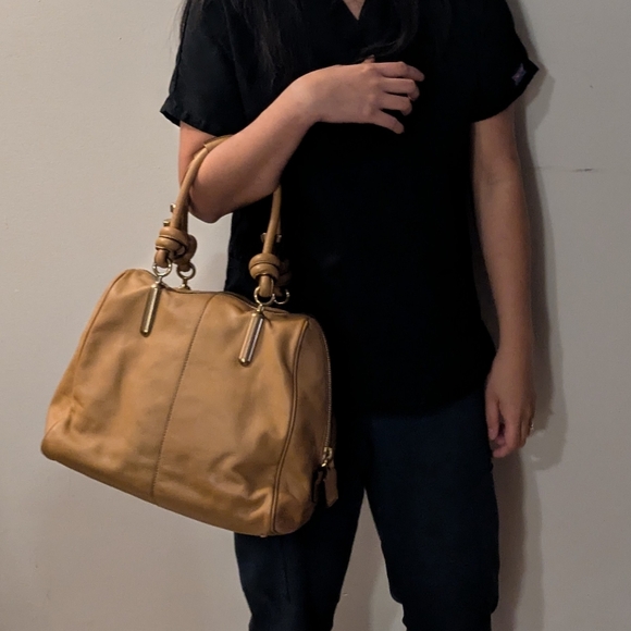 Chloe Tan Leather Satchel with Gold Hardware - Picture 16 of 16